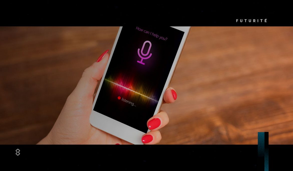 búsqueda por voz, celular, smartphone, mano, asistente de voz